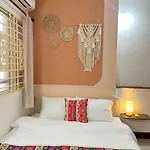Center, Kitchen, Projector&Netflix, Freewasher